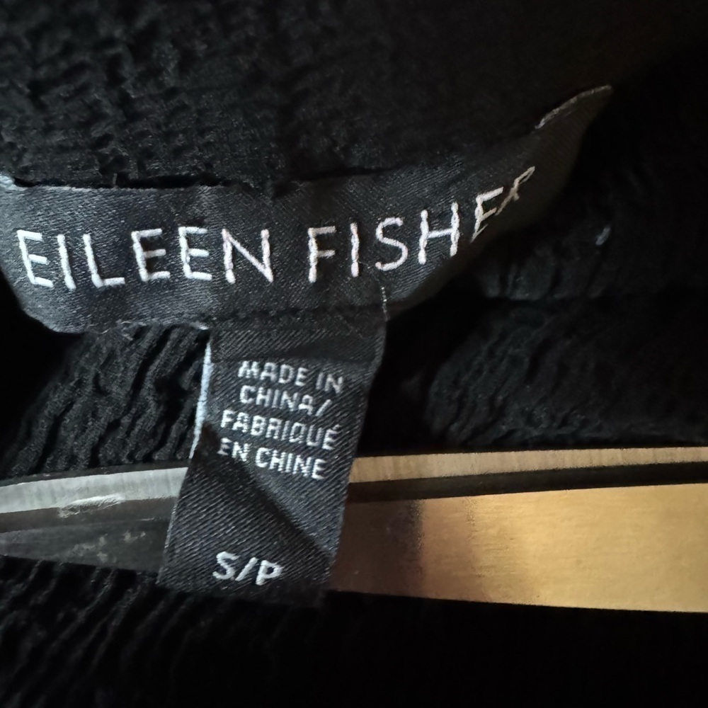 Eileen Fisher black crepe silk sleeveless top Size Small - Picture 9 of 9